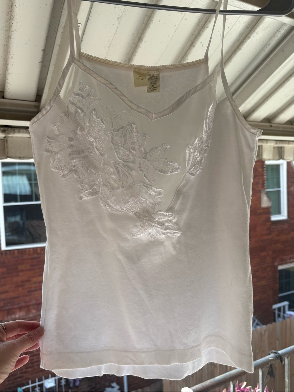 Vintage Victoria Secret Y2K White Floral Appliqué Satin-Trim Cami Top Small